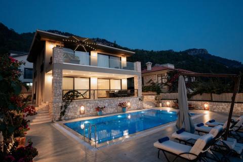 Villa White Stone