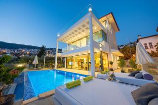 Villa Naz Duo