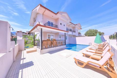 Villa Palm 2