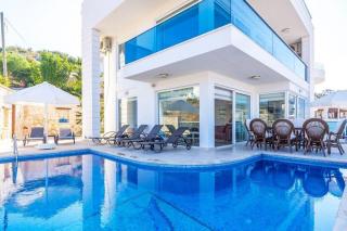 Villa Everest