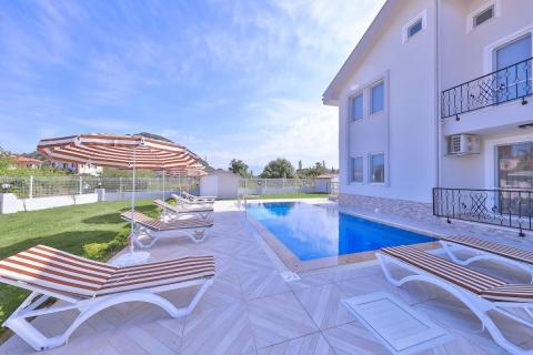 Villa Twins Minta