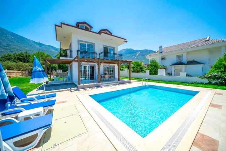 Villa Era