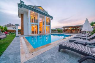 Villa Bling 2