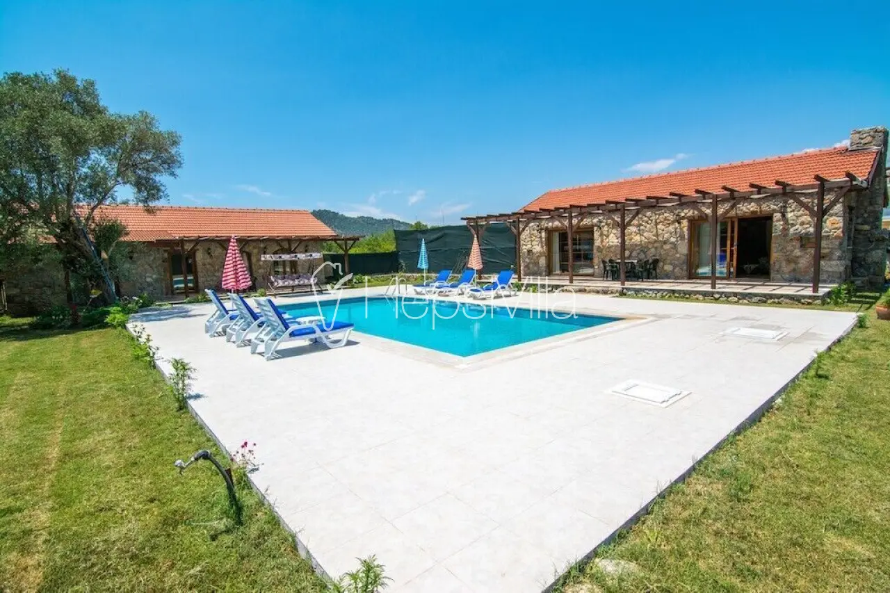 Kayaköyde bulunan 3 yatak odalı muhafazakar kiralık villa - Hepsi Villa
