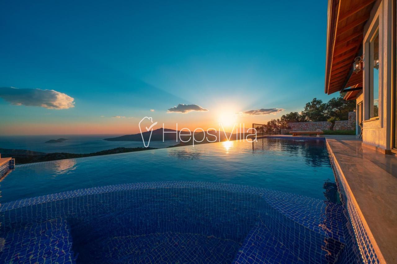Villa Asya 3, Kalkan Kördere’de 6 Kişilik Deniz Manzaralı Villa - Hepsi Villa
