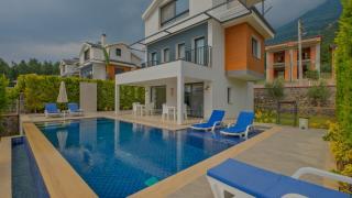 Villa Toharya