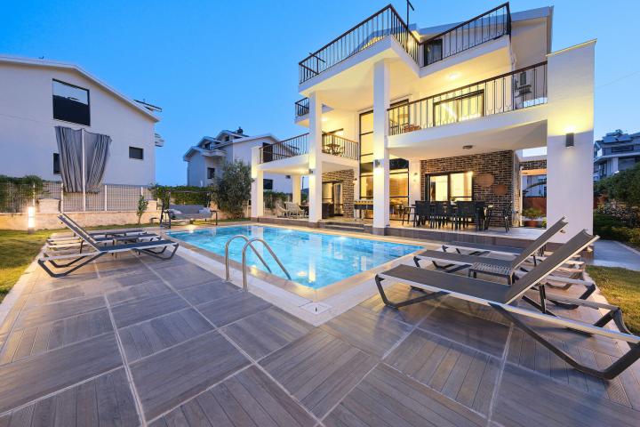 Villa Azmira