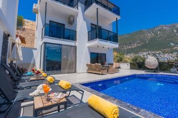 Villa Moon