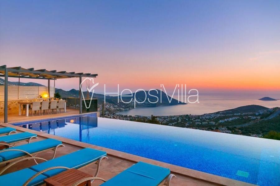 Kalkanda 6 odalı, deniz manzaralı lüks kiralık villa Ela - Hepsi Villa