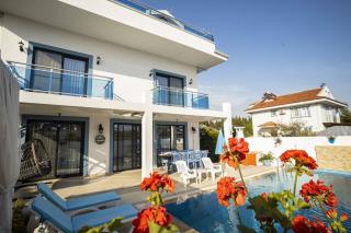 Villa Blue Aura