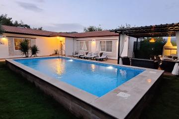 Villa Kokpit