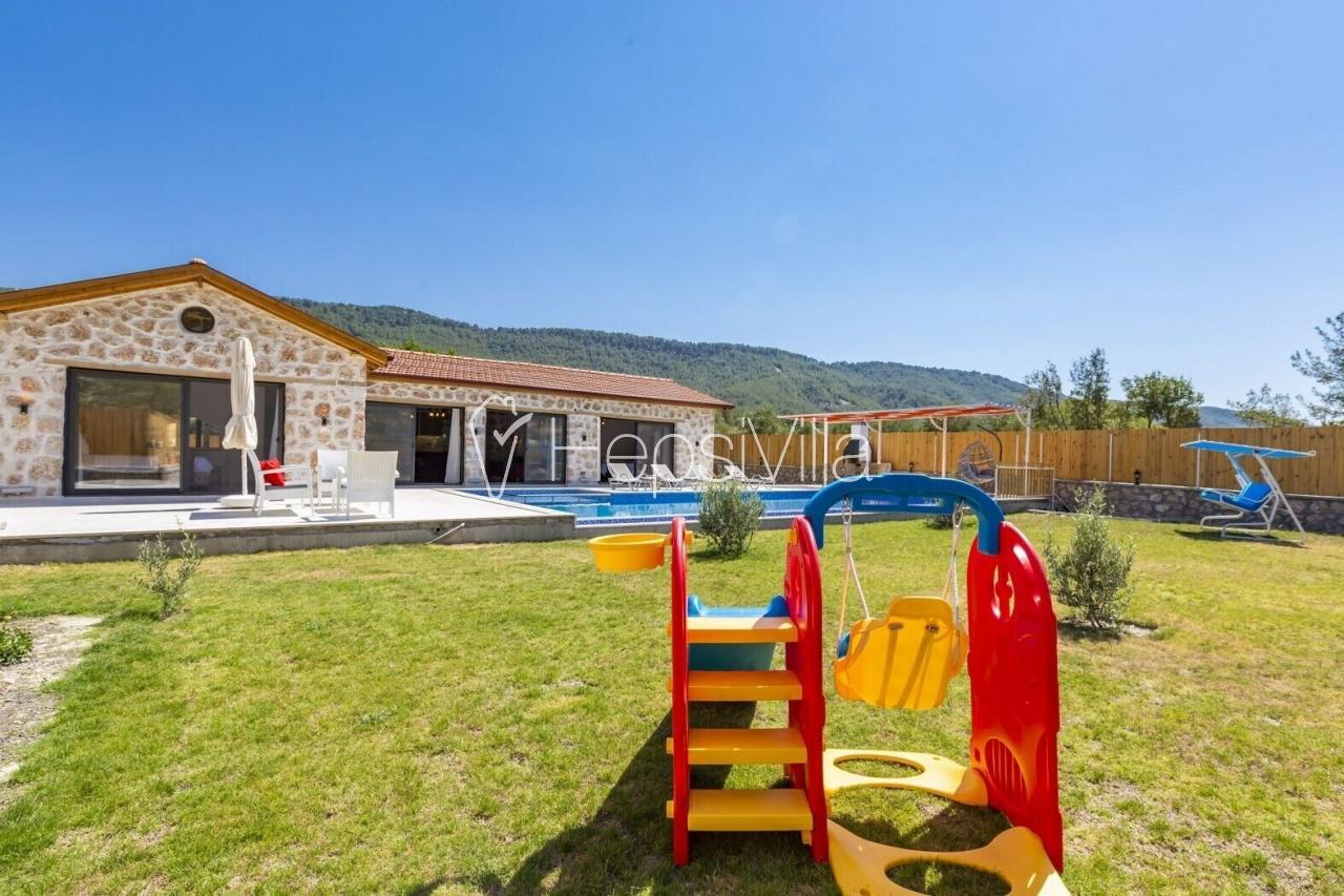 Villa Blue Bird, Kalkan Sarıbelen’de Korunaklı Özel havuzlu villa - Hepsi Villa