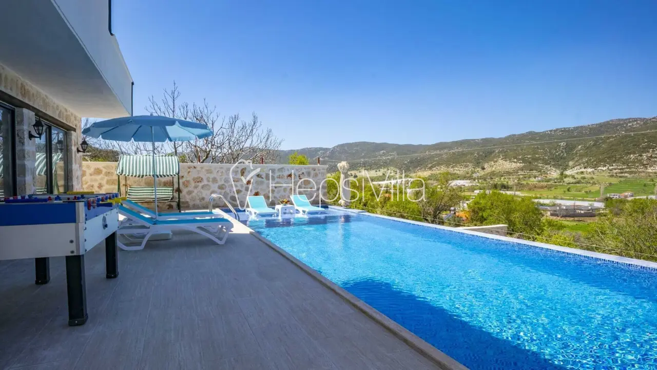 Villa Helen, Sarıbelen’de 6 kişilik korunaklı havuzlu villa - Hepsi Villa