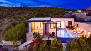 Villa Coast 2