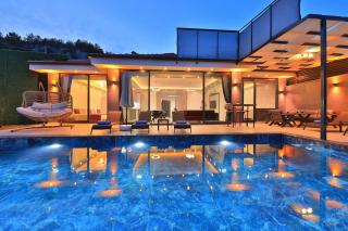 Villa Ustalı