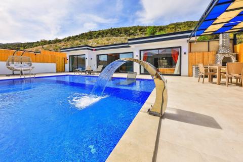 Ela House 1