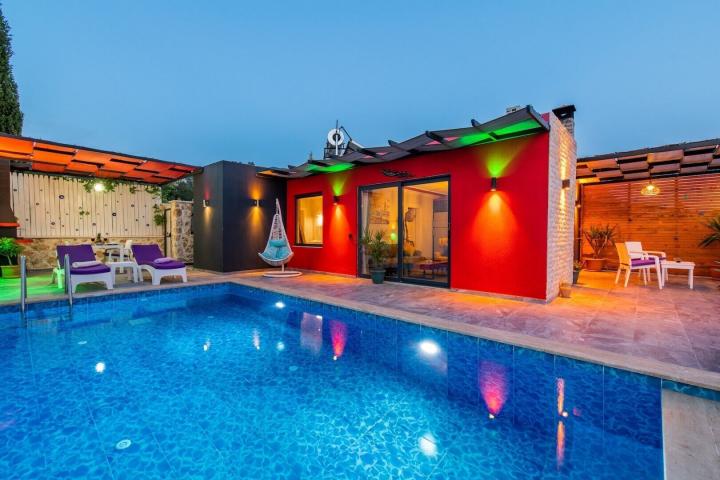 Villa Midnight