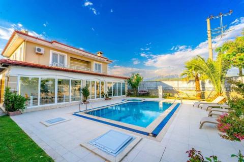 Villa Riverside Nehir