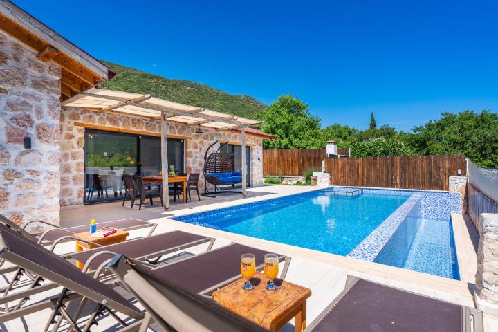 Villa Adeya