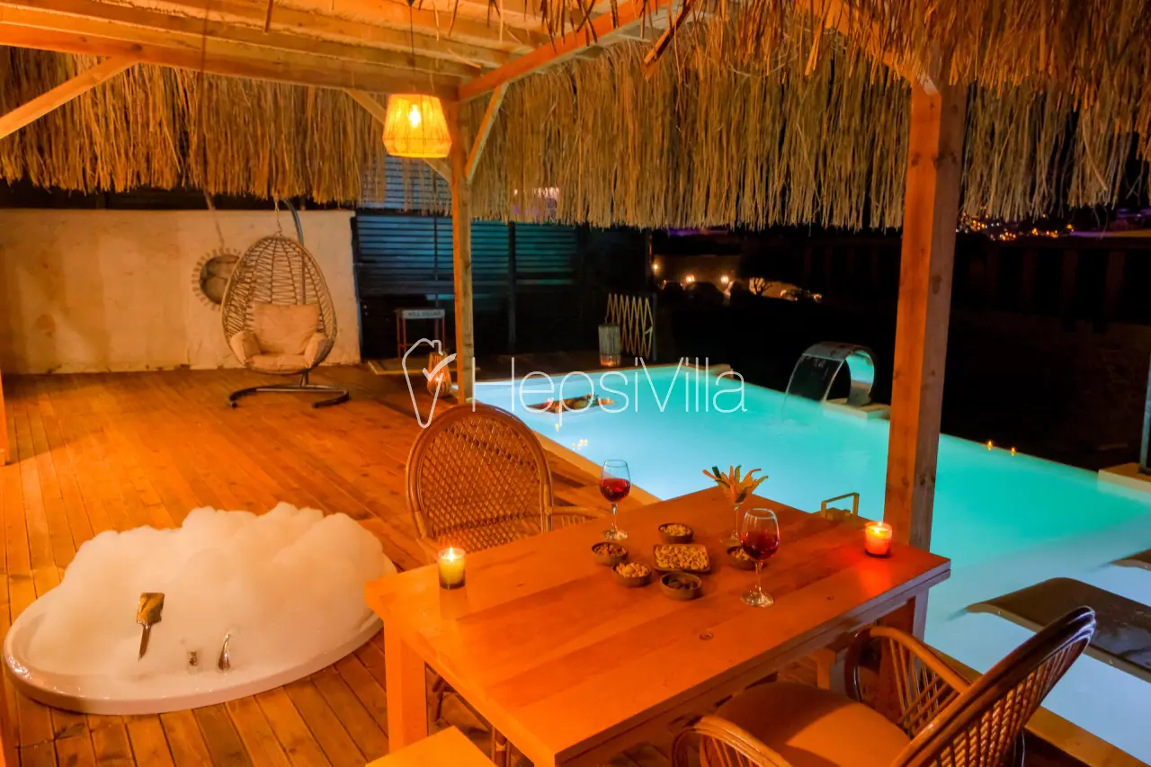 Budva House, Kalkan Akbel’de 2 kişilik kahvaltı dahil tiny house - Hepsi Villa