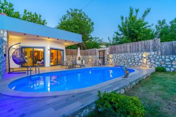 Villa Hep Yek 2