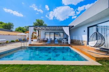 Villa Shiraz