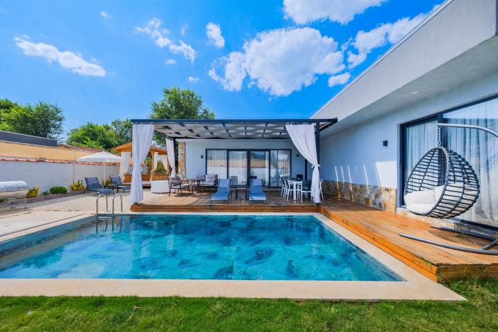 Villa Shiraz