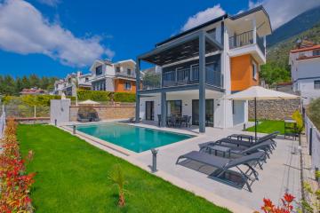 Villa Toharya 2