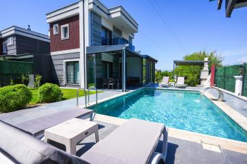 Villa Uche 2