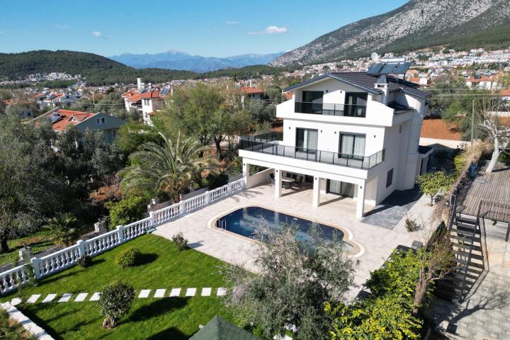 Villa White Deluxe