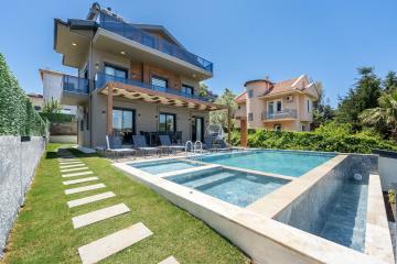 Villa Azure Luxe