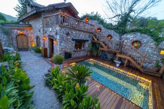 Levissi Lodge