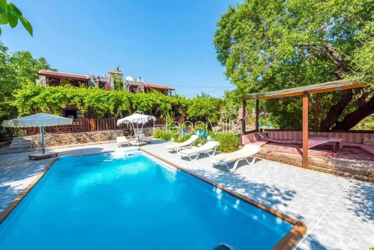 Villa Tuna, Kayaköy’de Bulunan 12 Kişilik Muhafazakar Ev. - Hepsi Villa