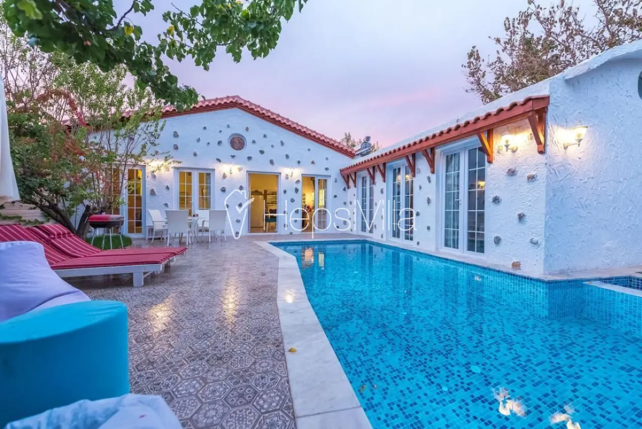 Villa Ada, Kayaköy’de Bulunan 2 Odalı Yazlık Jakuzili Villa. - Hepsi Villa