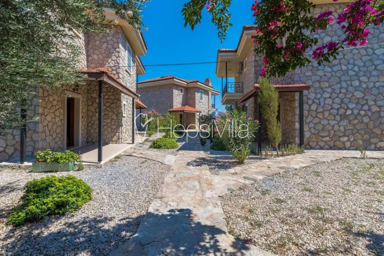 Villa Begonvil 2, Datça Merkezde Denize Sıfır Kiralık Villa. - Hepsi Villa