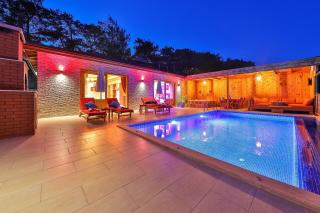 Villa Nisan