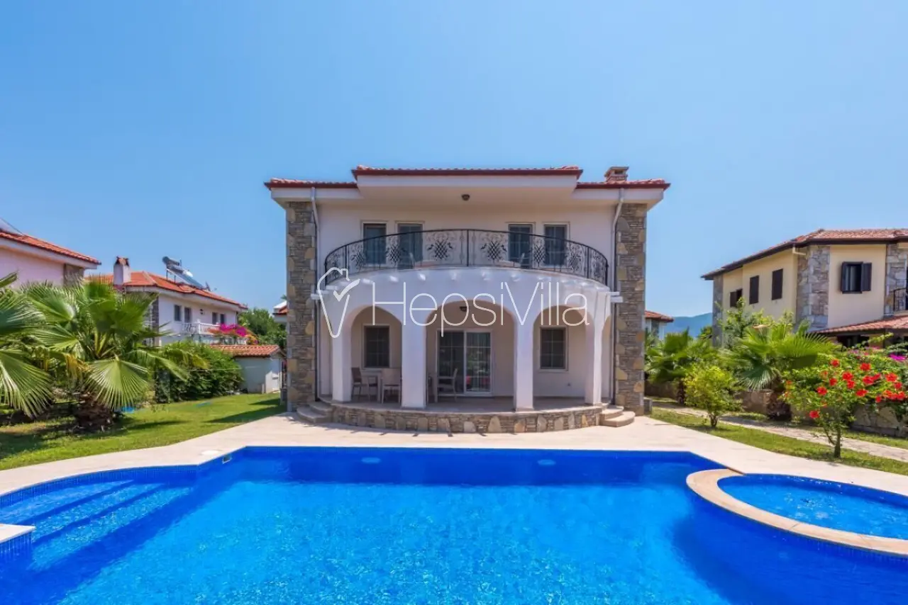 Villa Pasha, Dalyan’da Merkeze Yakın 4 Odalı Özel Havuzlu villa. - Hepsi Villa