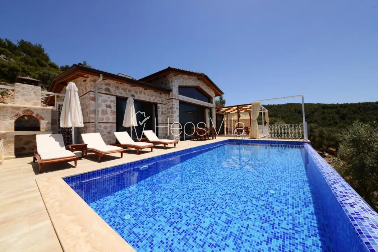 Villa Karen ısıtmalı havuzlu korunaklı bir villadır. - Hepsi Villa
